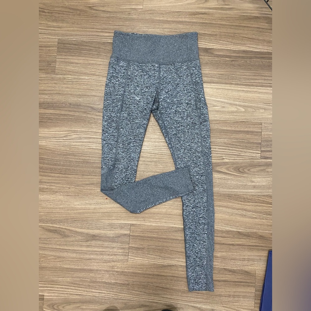 Athleta Women's Exhale Stash Pocket Heel Leggings Medium Grey Herringbone